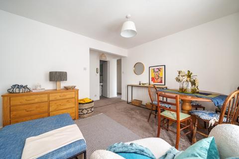 2 bedroom flat for sale, South Parade, Hampshire PO4