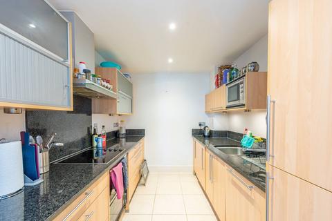 2 bedroom flat to rent, Ensign House, Vauxhall, London, SW8