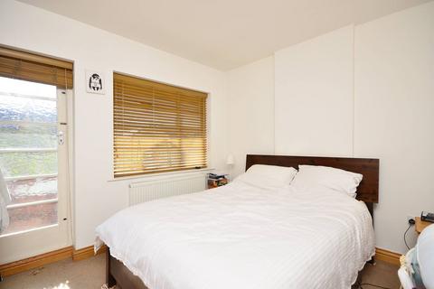 2 bedroom maisonette to rent, Ossulton Way, Hampstead Garden Suburb, London, N2