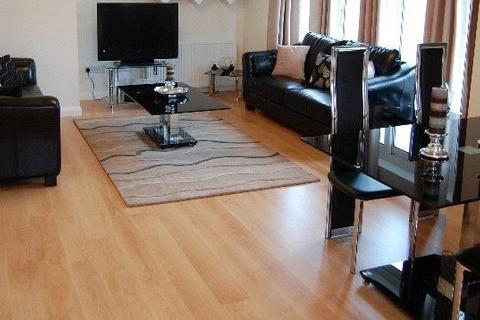 2 bedroom flat to rent, Queens Crescent, Kepplestone, Aberdeen, AB15