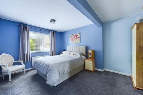 108 Foxearth Road, South Croydon, CR2 8EF