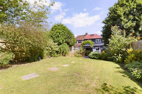 108 Foxearth Road, South Croydon, CR2 8EF