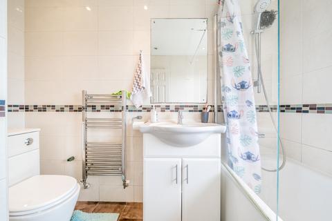 14 Rose Park Close, Hayes, UB4 9AT