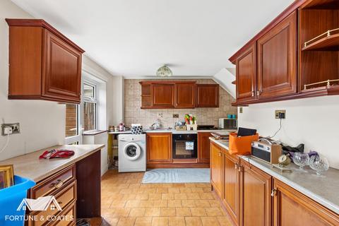 325 Carters Mead, Harlow, CM17 9HA