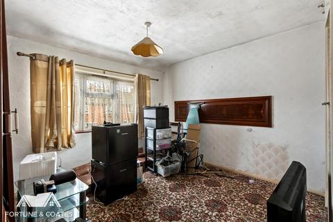 325 Carters Mead, Harlow, CM17 9HA