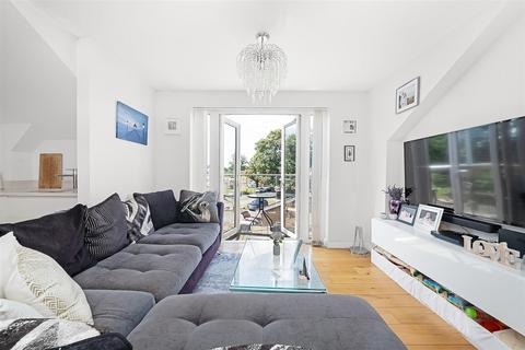 2 bedroom apartment for sale, Chaldon Road, Caterham CR3