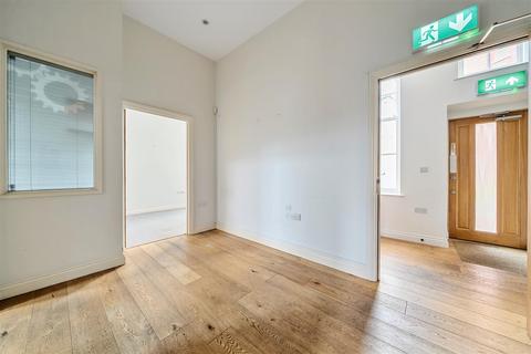 7, Victory House Dean Clarke Gardens, Exeter, EX2 4AA