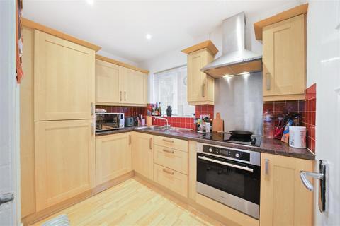 Studio for sale, Isis Close, Putney