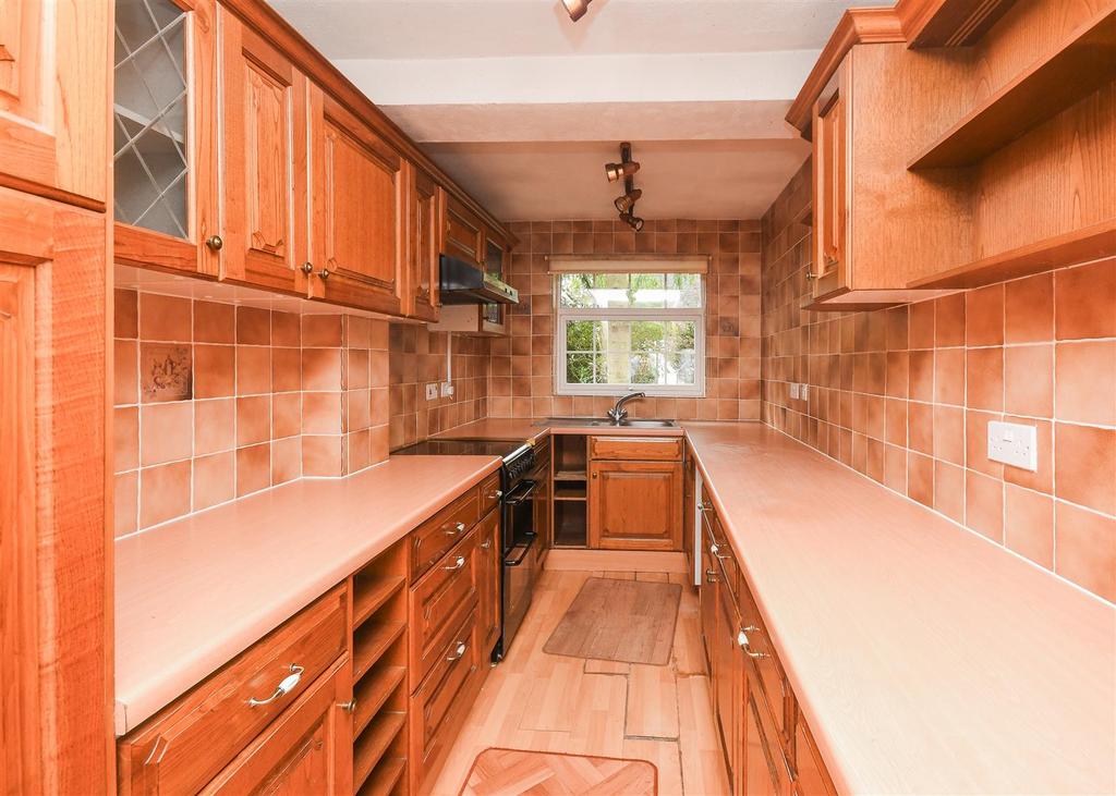 30 The Pavement -Kitchen.jpg