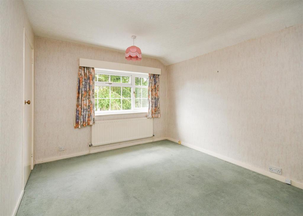 30 The Pavement - Bedroom 1.jpg