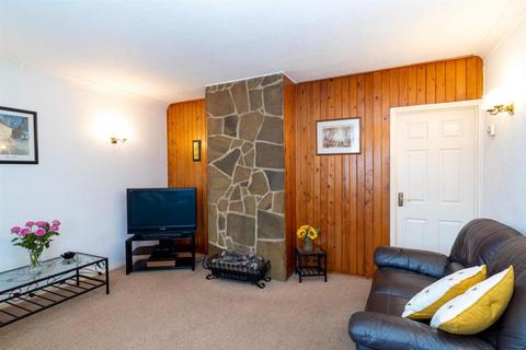 2 bedroom end of terrace house for sale, Lemsford Court, Borehamwood WD6