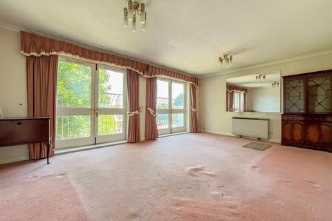 2 bedroom apartment for sale, Priory Court, Bushey Heath