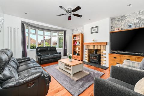 47 Downsway, Southwick, Brighton, BN42 4WA