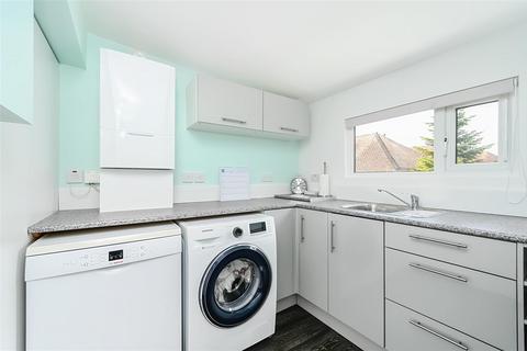 47 Downsway, Southwick, Brighton, BN42 4WA