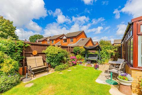 10 Barrians Way, Barry, CF62 8JG