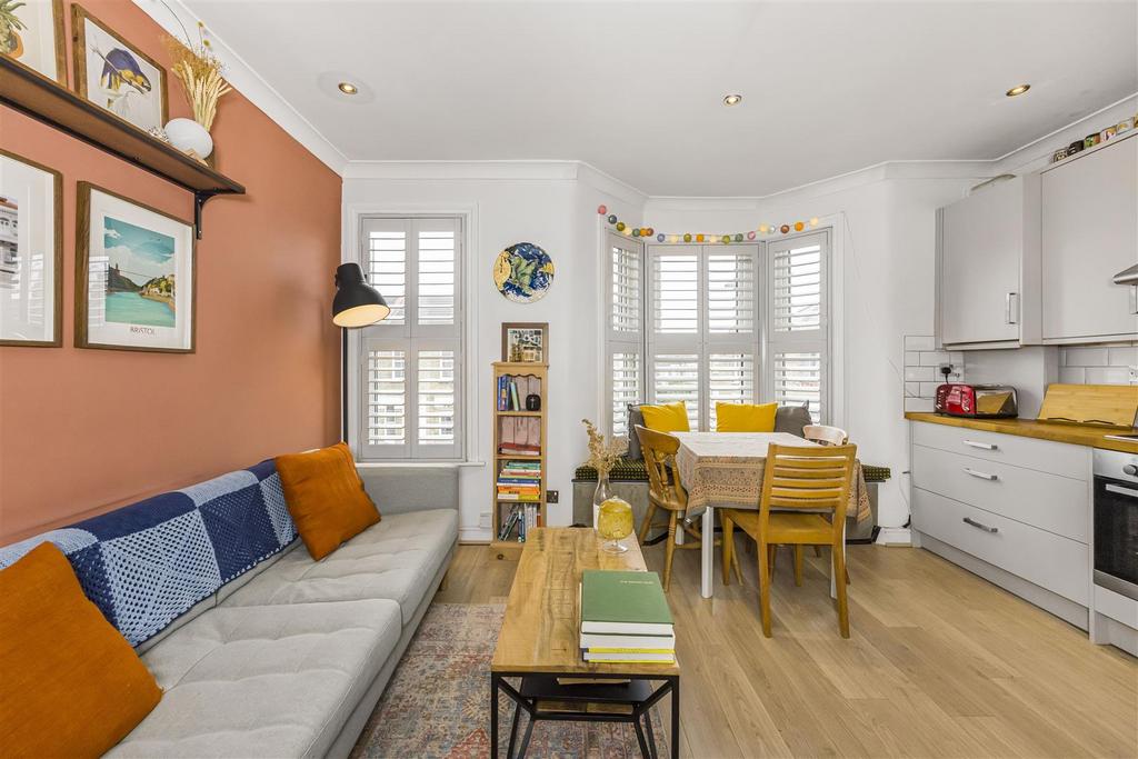 Flat 2, 107 Albert Road -008.jpg