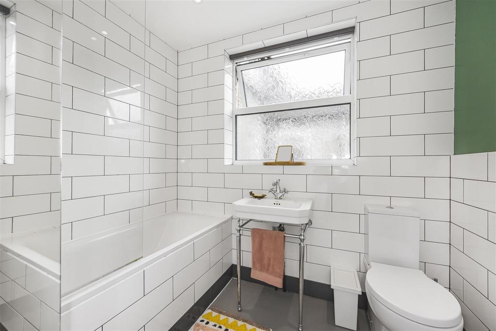 Flat 2, 107 Albert Road -002.jpg