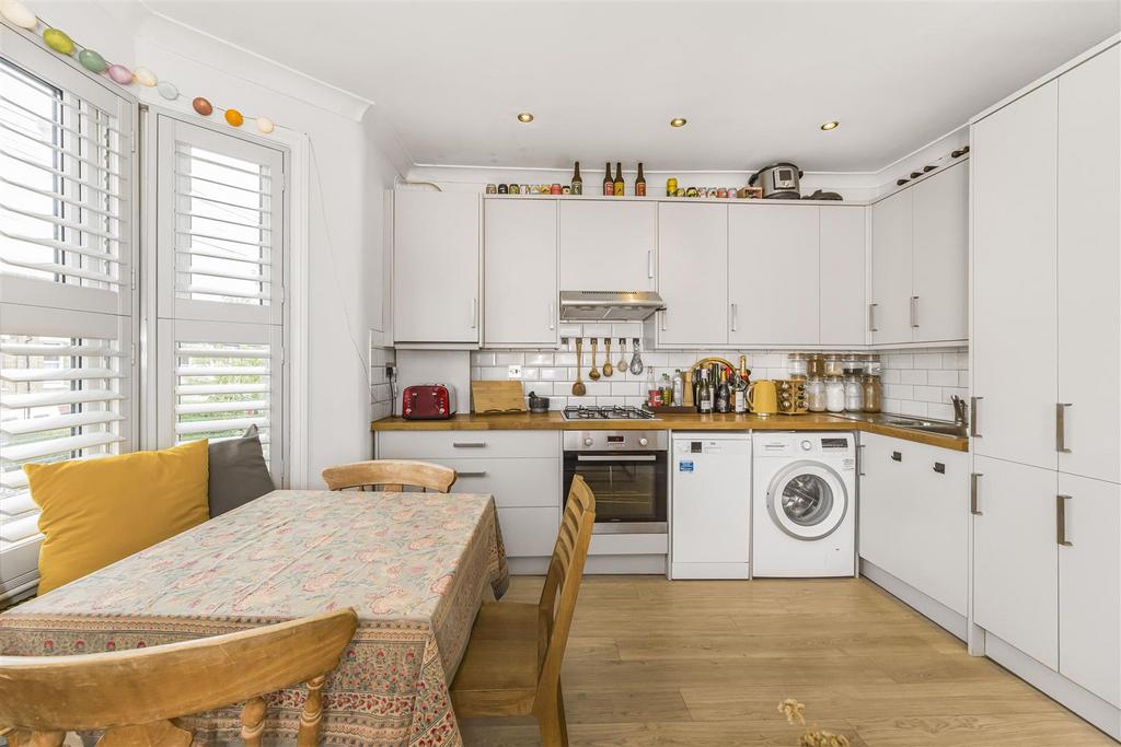 Flat 2, 107 Albert Road -009.jpg