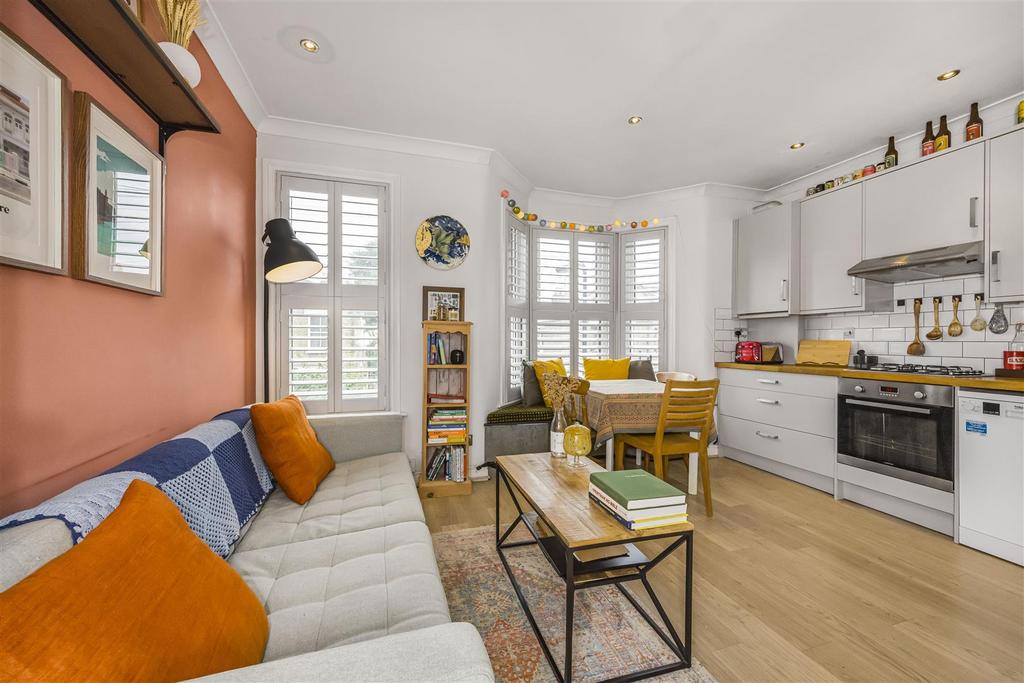 Flat 2, 107 Albert Road -007.jpg