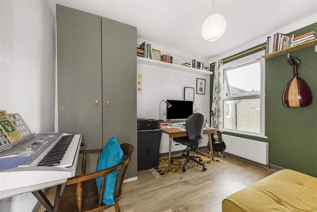 Flat 2, 107 Albert Road -005.jpg