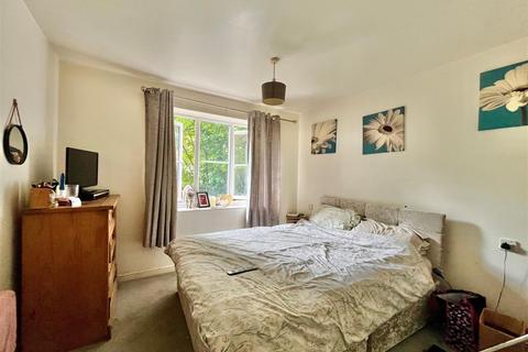 2 bedroom apartment for sale, Bishops Castle Way, Gloucester GL1