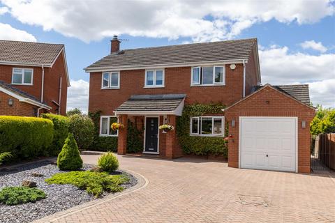 4 bedroom detached house for sale, Redhill Close, Wellesbourne