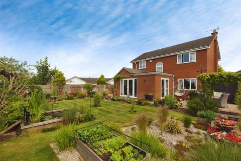 4 bedroom detached house for sale, Redhill Close, Wellesbourne