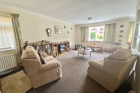 2 bedroom detached bungalow for sale, 2 Winfred Close, Shrewsbury, SY2 5NU