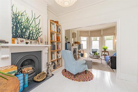 15 Baronsfield Road, Twickenham, TW1 2QT
