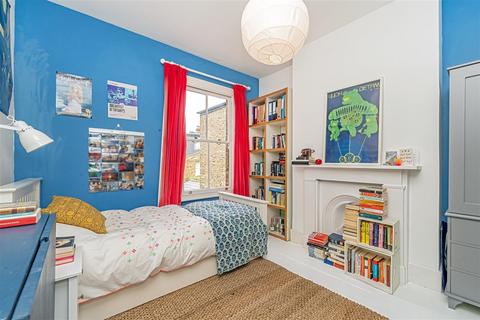 15 Baronsfield Road, Twickenham, TW1 2QT