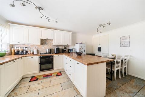 3 bedroom detached house for sale, Wheathouse Close, Bedford