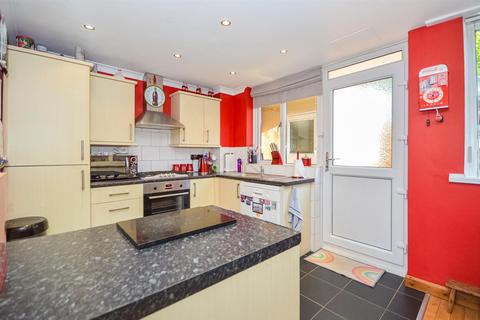 3 bedroom semi-detached house for sale, Valley Drive, Wakefield WF2