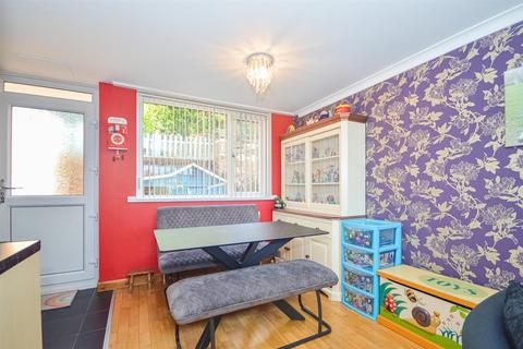 3 bedroom semi-detached house for sale, Valley Drive, Wakefield WF2