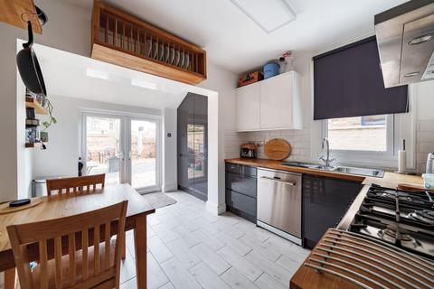 5 bedroom house for sale, Howbury Street, Bedford