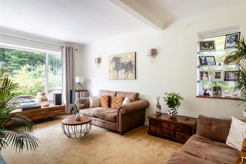 12 Boxes Lane, Horsted Keynes, Haywards Heath, RH17 7EJ