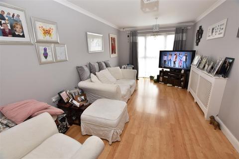 1 bedroom flat for sale, Canvey Island SS8