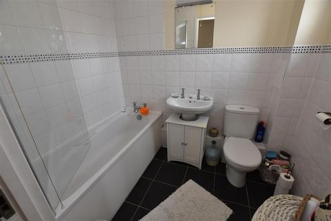 1 bedroom flat for sale, Canvey Island SS8