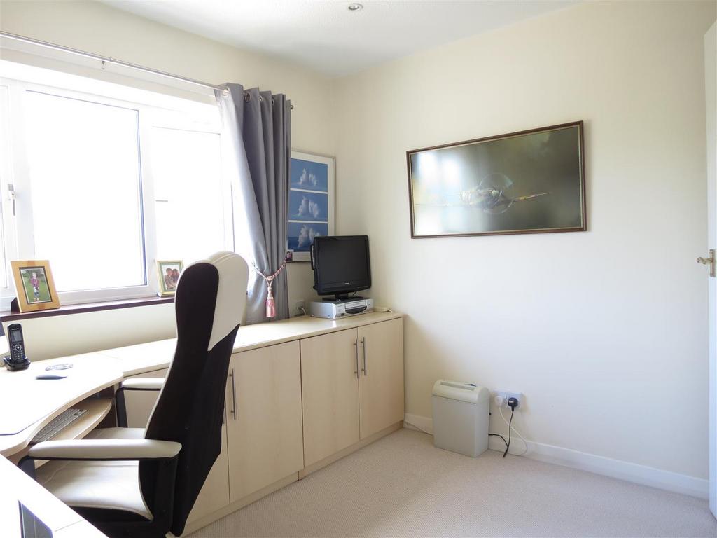 9 Saltney Close - Bed 4.JPG
