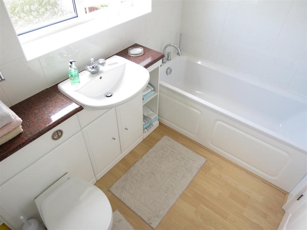 9 Saltney Close - Bathroom.JPG