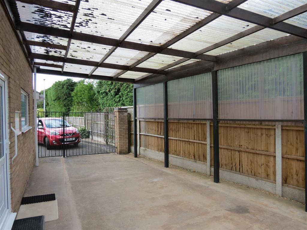 9 Saltney Close - Carport.JPG