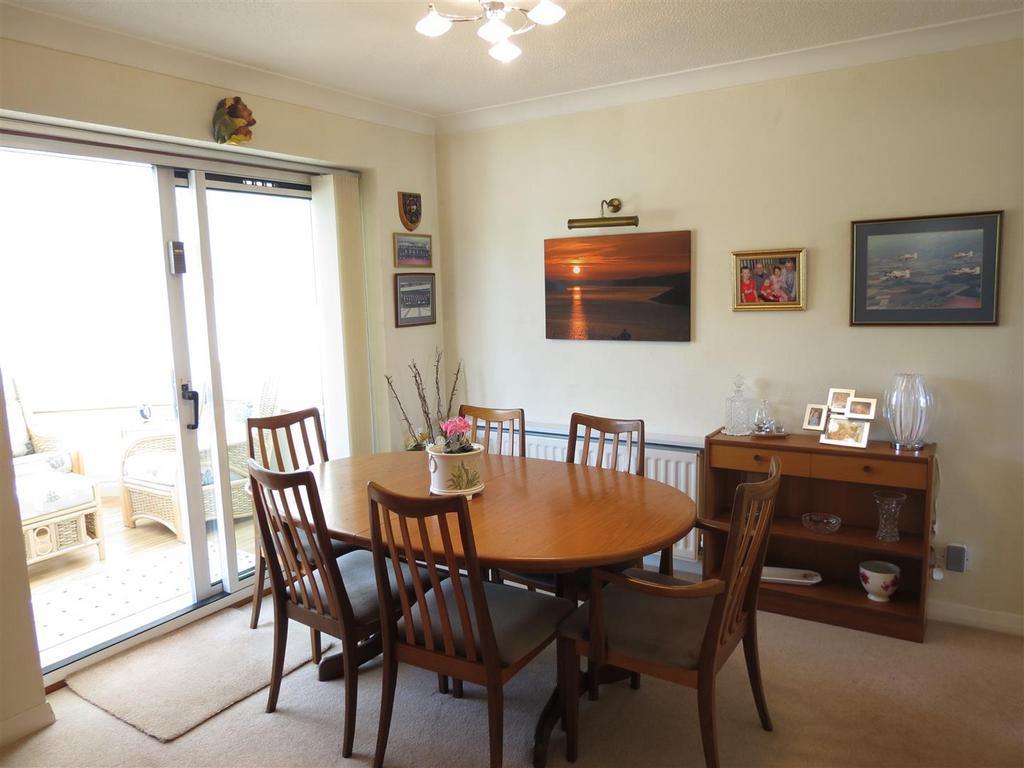 9 Saltney Close - Dining.JPG