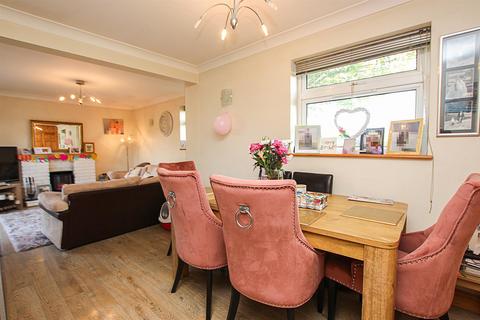 2 bedroom semi-detached bungalow for sale, The Square, Cambridge CB25