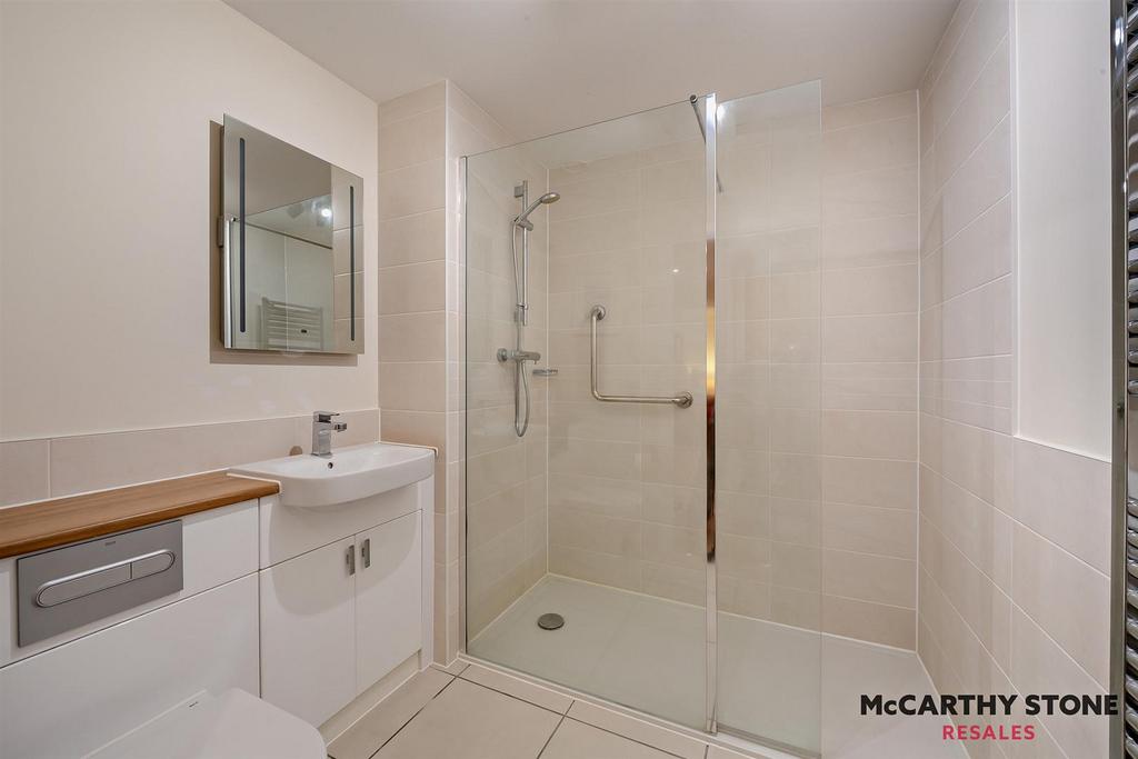 Shower Room: