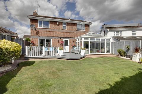 4 bedroom detached house for sale, Oaklands Drive, Willerby