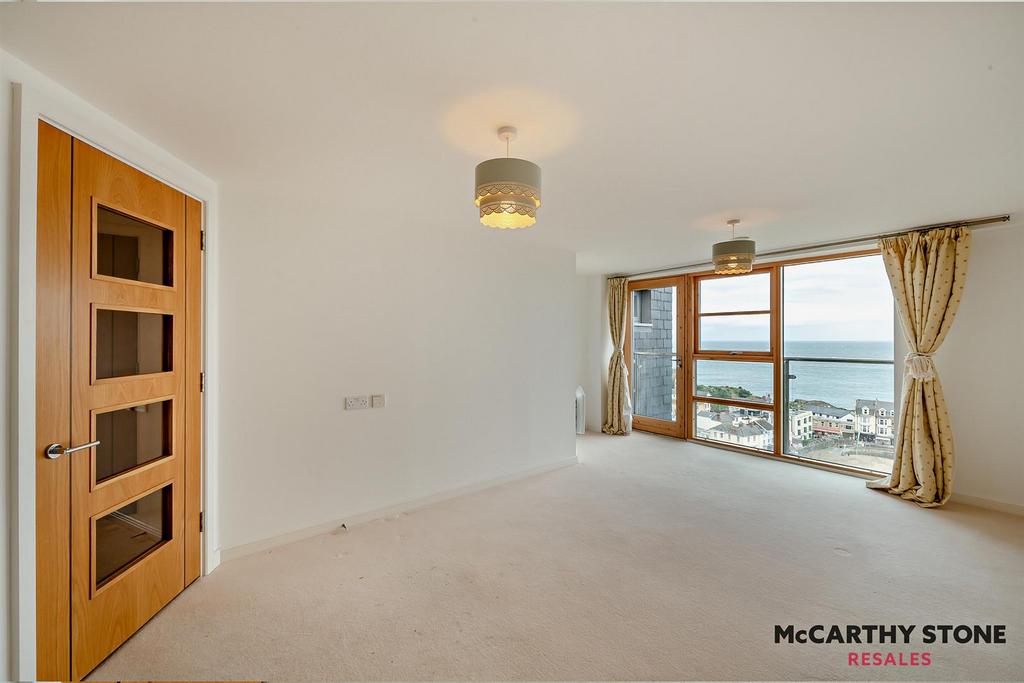 Open Plan Living Room/Kitchen