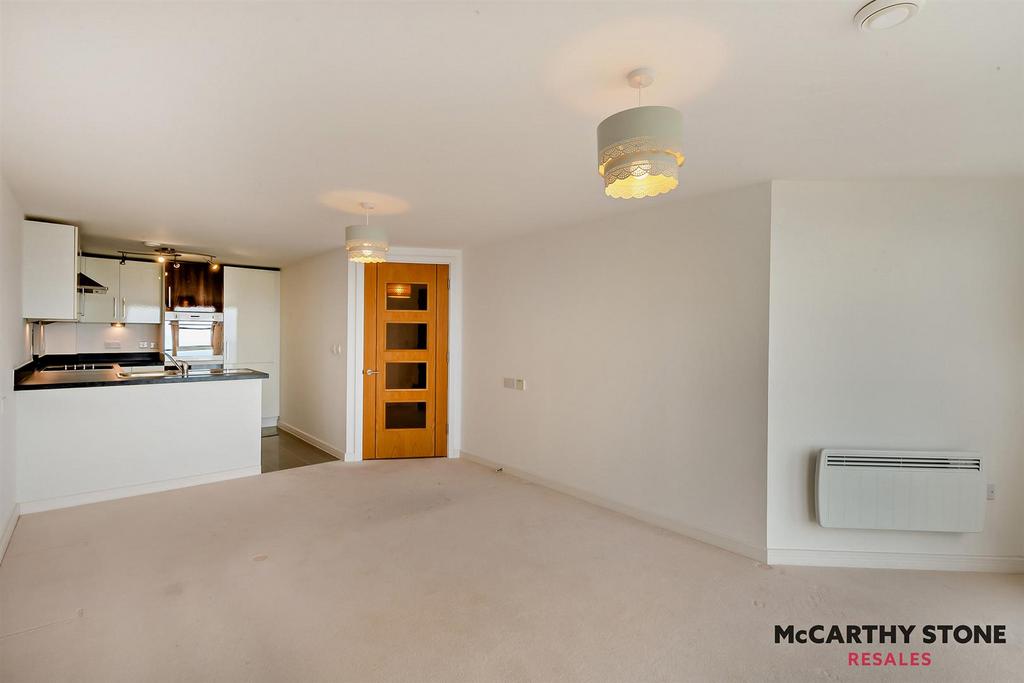 Open Plan Living Room/Kitchen