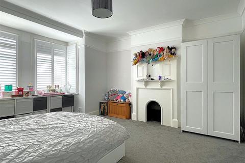 28 Warren Avenue, Bromley, BR1 4BS