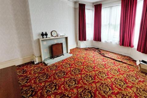 3 bedroom terraced house for sale, Squires Lane, London