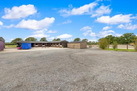 Equestrian property to rent, Bonnetts Lane, Crawley RH11