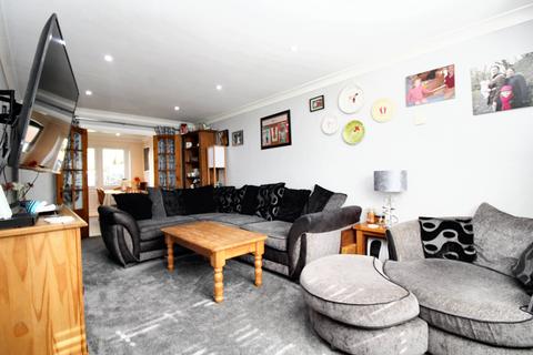 4 bedroom terraced house for sale, Valley Way, Stevenage SG2